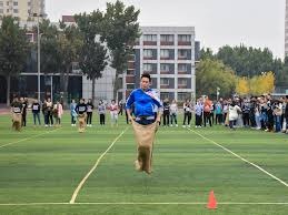 扎金花实战：如何应对那种“永远只打强牌”的枯燥对手？（扎金花对局指南：如何破解只出强牌的保守型对手？）